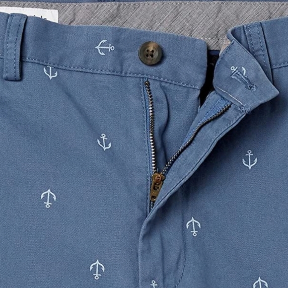 Amazon Essentials Men's Classic-Fit 7" Short in Navy Anchor Print Size 34 - Picture 3 of 8